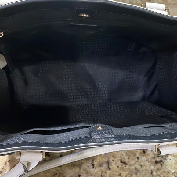 ♠️KATE SPADE cream and black genuine leather hand/shoulder bag.  OS - Picture 9 of 13